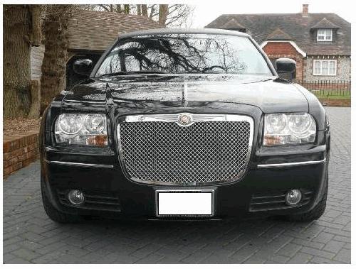 Chauffeur stretch black Chrysler C300 Baby Bentley limo hire in Nottingham, Derby, Leicester, Birmingham, Nottinghamshire, Derbyshire, Midlands.