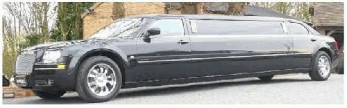 Chauffeur stretch black Chrysler C300 Baby Bentley limousine hire in Nottingham, Derby, Leicester, Birmingham, Nottinghamshire, Derbyshire, Midlands.