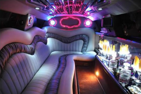 Chauffeur stretch Chrysler C300 Baby Bentley limousine hire interior in Nottingham, Derby, Leicester, Birmingham, Nottinghamshire, Derbyshire, Midlands.